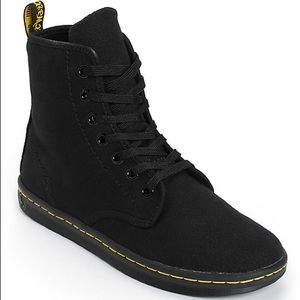 Dr. Martens Shoreditch Black Boots